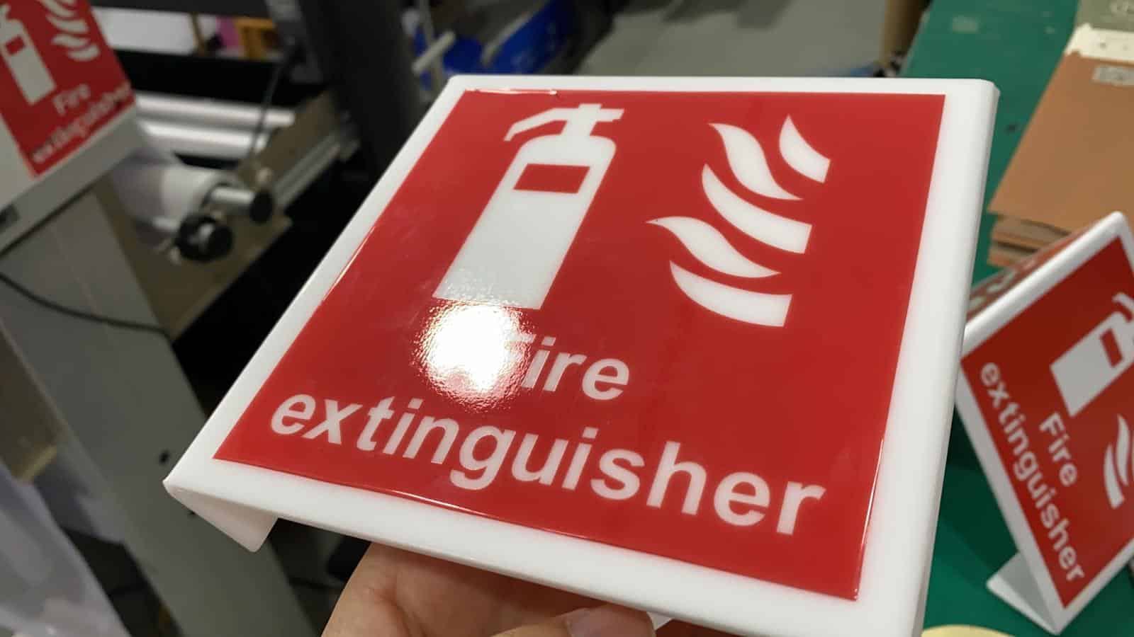 3D-fire-extinguisher-sign